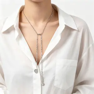 Hip-hop headphone-shaped necklace, adjustable unisex personalized necklace, versatile accessory