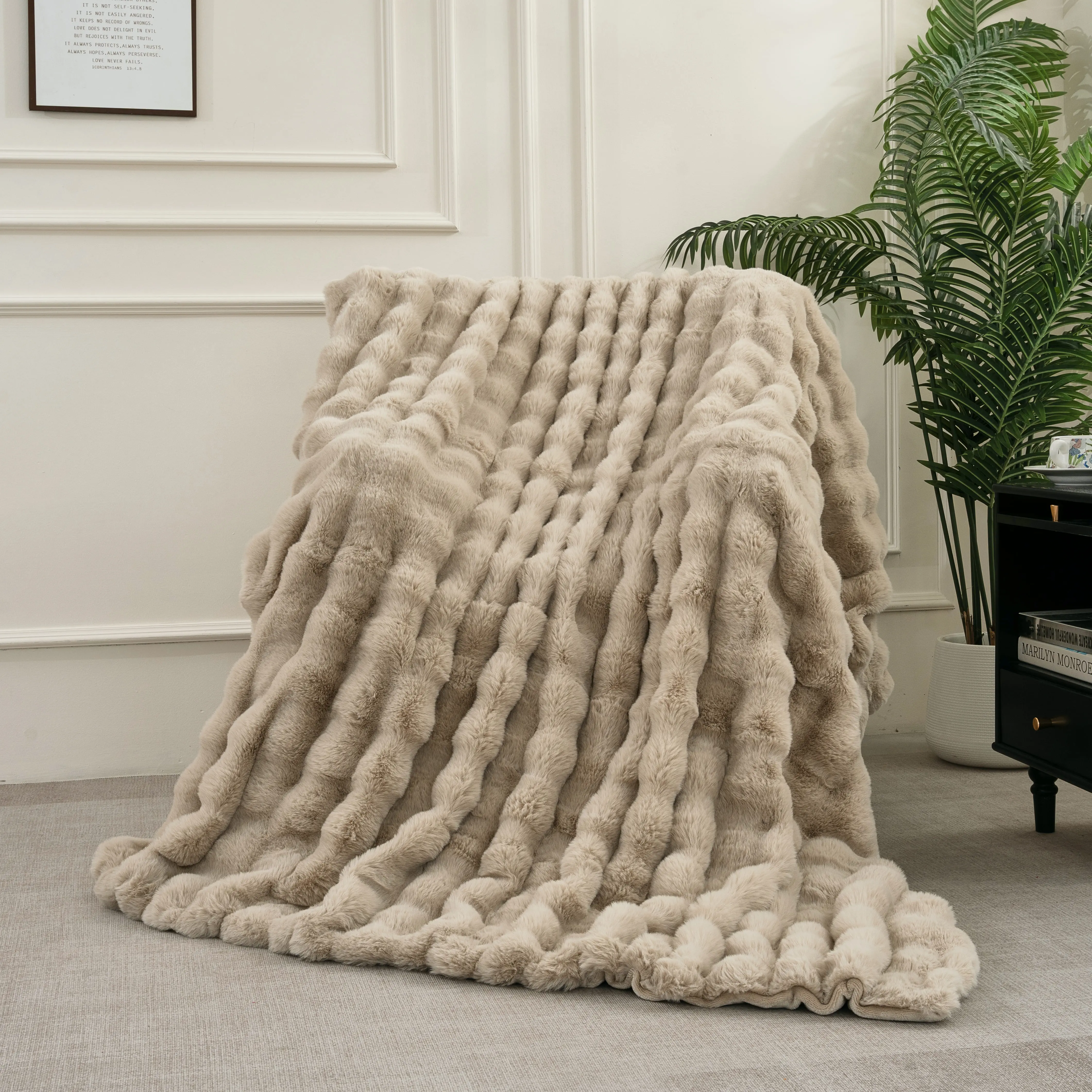 Homyo Soft Plush Blanket, Cozy Faux Fur Style Throw Blanket for Couch, Sofa, Bed and Bedroom, Multiple Colors and Sizes
