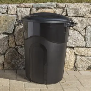 Hyper Tough 32 Gallon Waste Bin For Garbage Disposal Heavy Duty Injection Molded Body Click Lock Lid Drum