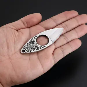 Mini size fits right on your keychain or backpack, making it easy to carry anywhere without taking up space。