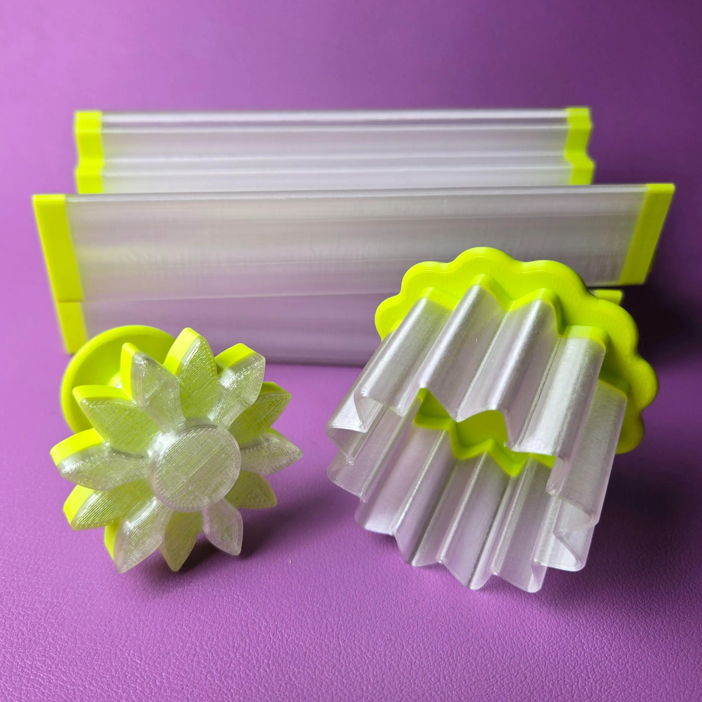 Cake Pop Cutter - Sunflower Shape (Embossed) Cake Pop Cutter - Sunflower Shape (Embossed)