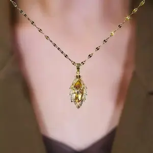 LisiZen 2025 New Zircon Leaf Necklace, Chic Minimalist Collarbone Chain, Elegant Statement Fashion Jewelry for Women Gold Pendant DZXL3498