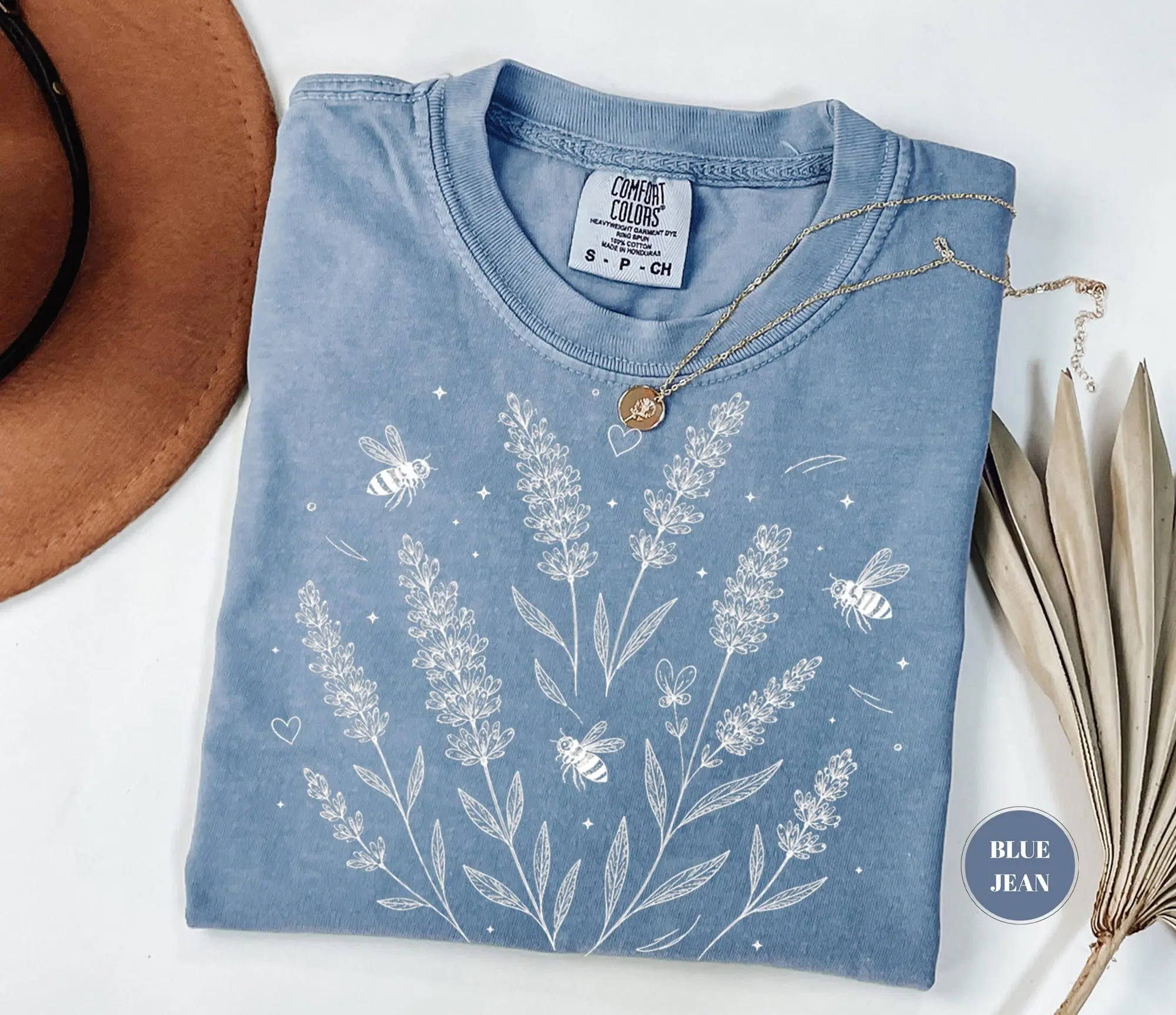 Comfort Colors Lavender Bee T-Shirt, Wildflower Nature Tee, Cottagecore Botanical Floral Top, Honeybee Garden Gift, Boho Aesthetic Outfit