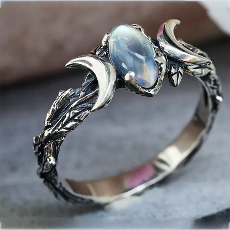 New Retro Ethnic Style Moonstone Ring for Woman Bohemian Retro Crescent Ring Simple Female Engagement Jewelry Imitation Moonstone Moon Ring for Women Vintage Party Jewelry Delicate Bohemian Style Finger Accessories for Party