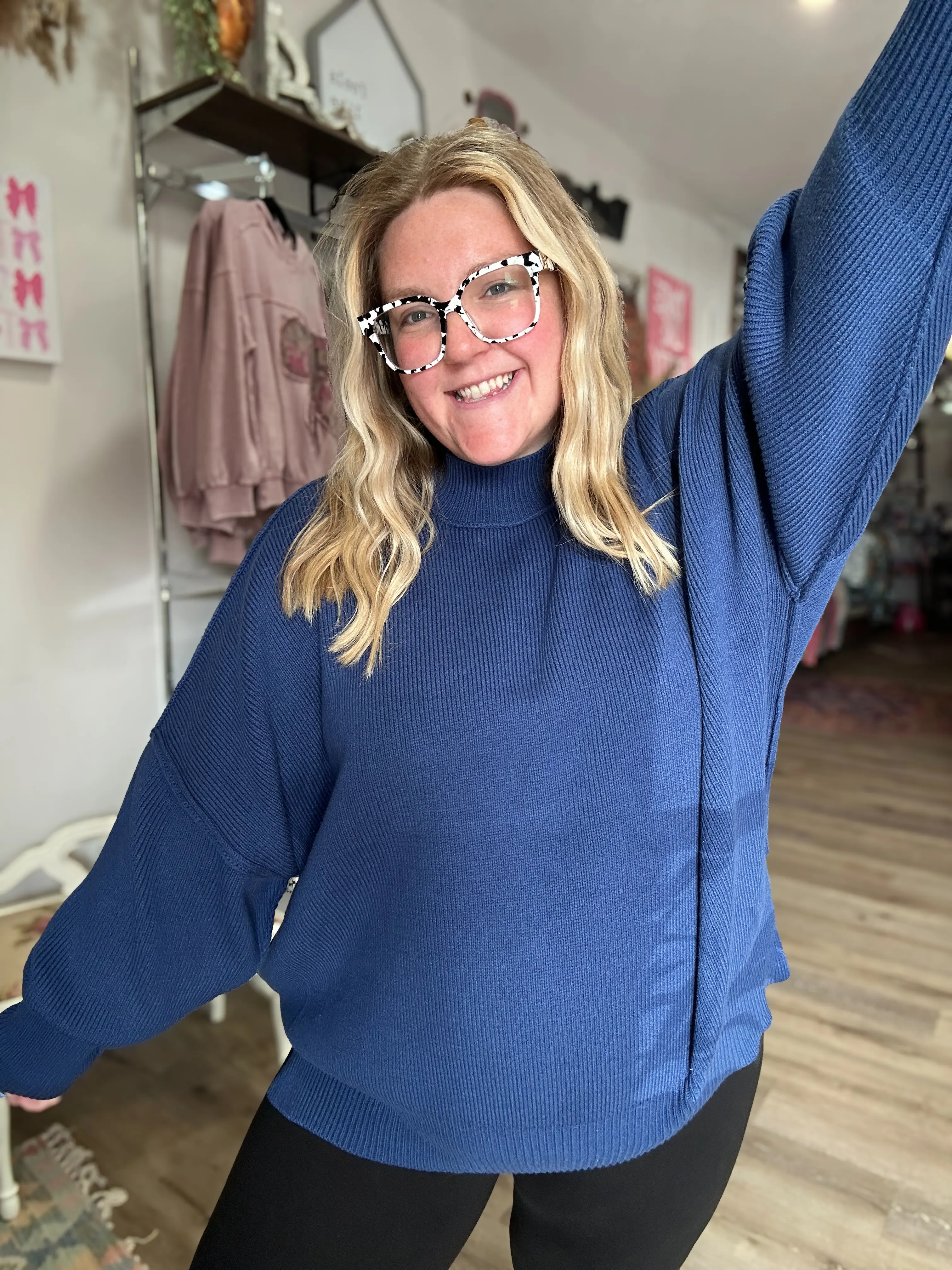NAVY - OVERSIZED SWEATER