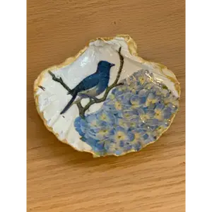 Clam shell jewelry holder Bird and Hydrangeas