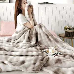 Ultra-Soft Faux Rabbit Fur Blanket, Cozy Sofa Blanket, Large Plush Throw for Sofa Bed, Perfect Christmas Gift for Women, Decorative Giftable Blankets