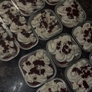 30Pack 5oz Pink Mini Cake Pans with Lids Baking Cups Aluminum Foil Pans Tins, Individual Dessert Cups Containers for Sales,Party,Picnics