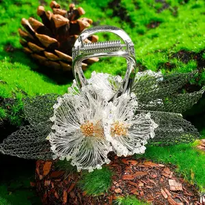 Small Jasmine Claw Clip