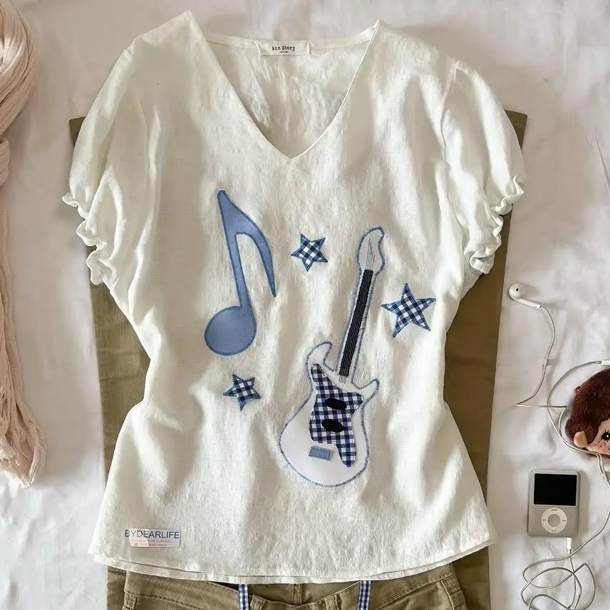 Y2K Vintage Guitar Off-Shoulder T-Shirt – Black Red Sweet Grunge Short Sleeve Top for Women Tshirt Vneck