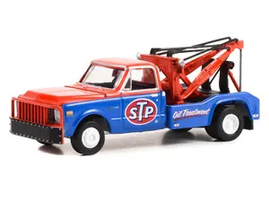 1971 Chevrolet C-30 Dually Wrecker - STP Oil Treatment (Dually Drivers Series 11) Diecast 1:64 Scale Model - Greenlight 46110B