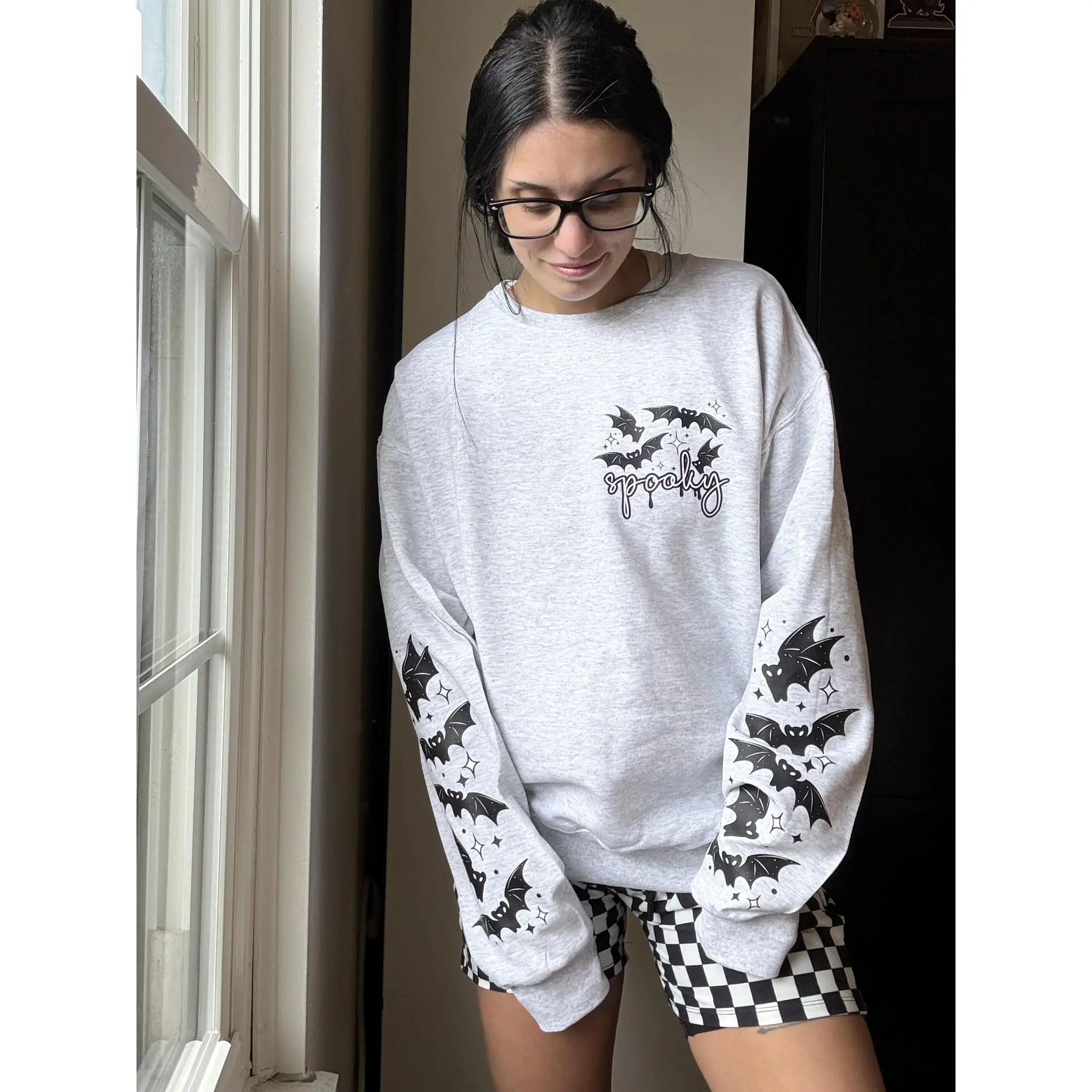 Spooky Bats & Sparkles” Sleeve Print Halloween Crewneck – Heather Gray