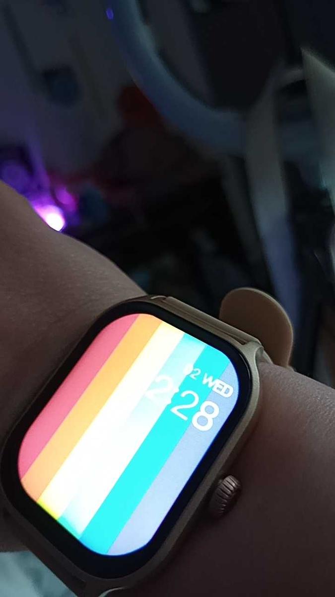 Item: Golden Silicone Strap Watch