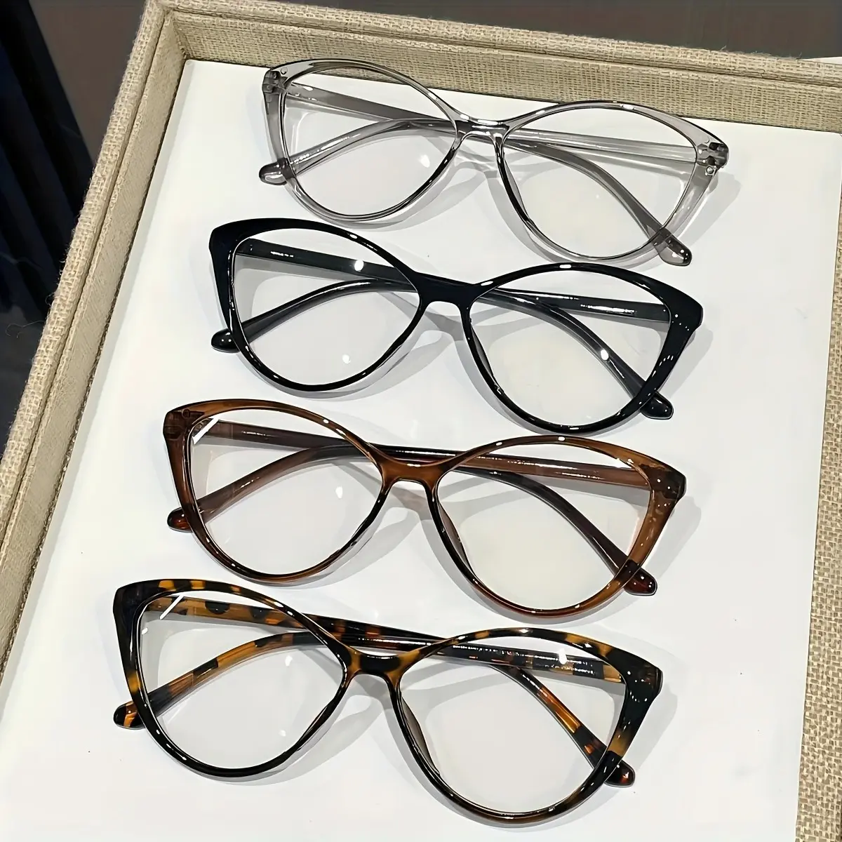 Tortoiseshell Cat-Eye Fashion Glasses for Women, Lightweight Upswept Frame with Non-Prescription Lenses for a Chic, Fashion-Forward Look, Chic Look, Single Pair, Daily Outings, Fashion-Forward Eyewear Lovers