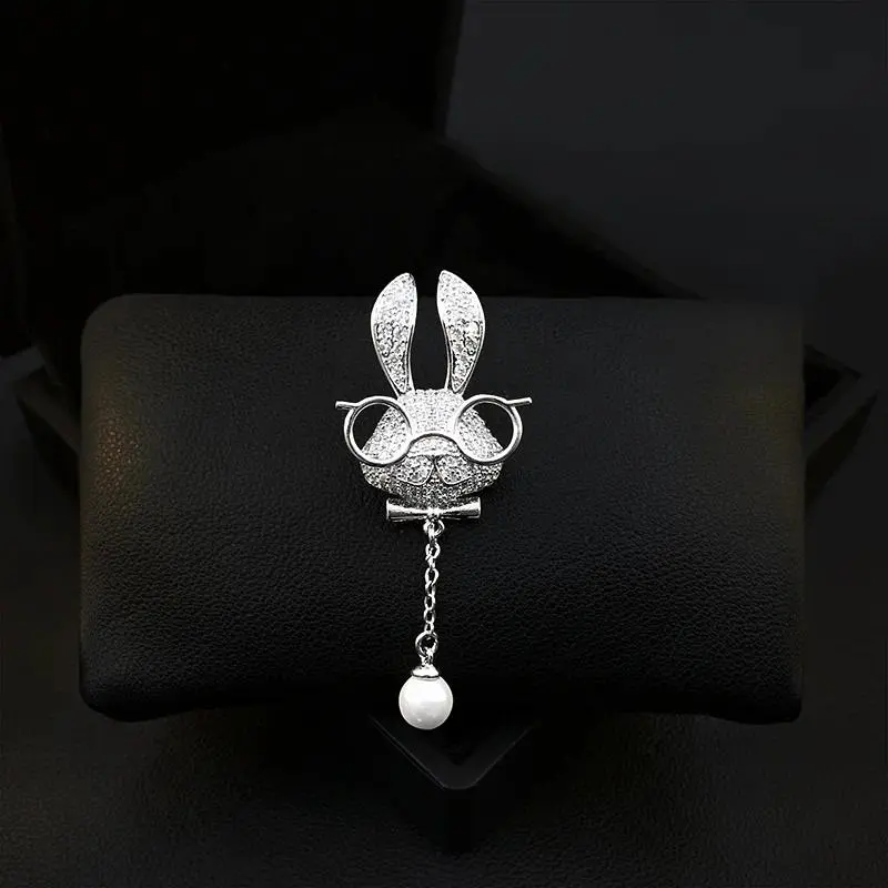 Women's Exquisite Glass Rabbit Brooch, Luxury Elegant Alloy Lapel Pin, Fashion Accessory for Shawl, Coat or Bag Decor Gift