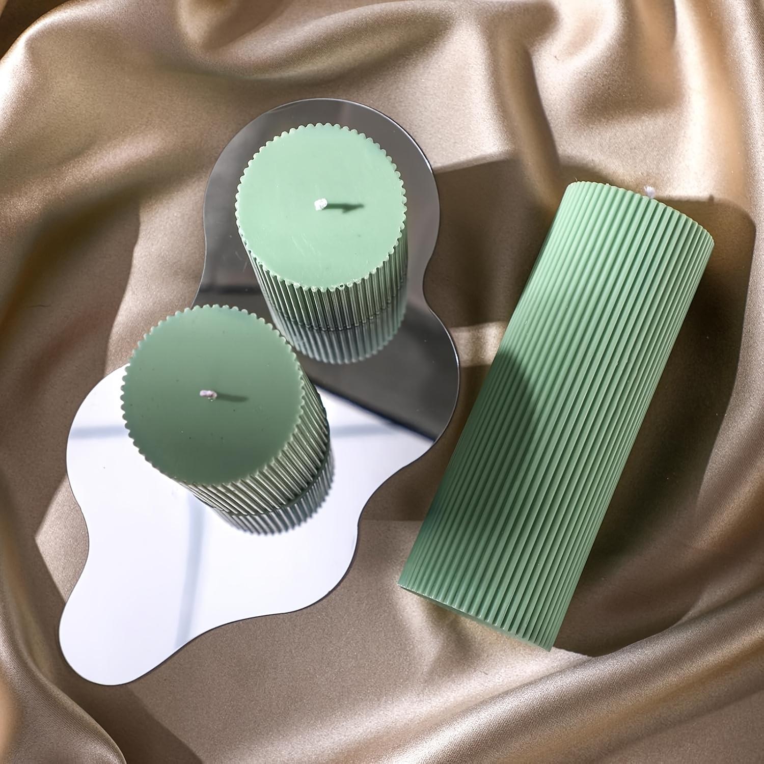 Set of 3 green ribbed pillar candles, widths 5 cm, heights 5 cm, 7.5 cm, 10 cm, large soy wax beeswax, pillar candles, aesthetic ribbed design, suitable for modern home decor in bathroom and living room, ambient lighting,wick wisdom candles