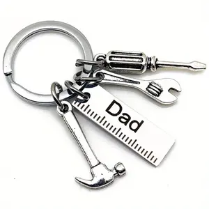 1 Random Style Keychain, Dad / Grandpa / Grandfather Keychain, Random Delivery, Pendant, Ornament, Metal Accessory, Practical Key Organizer, Christmas Gift, Thanksgiving Gift