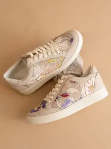 The Tammi | Light Grey Floral Applique Sneaker
