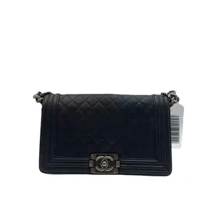 Pre-owned CHANEL FRANCE Crossbody Bags H1 Medium Le Boy Chain Bag in Caviar Leather with Vintage Black and Silver Clasp H22883