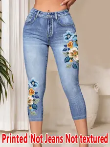 Women's Fitted Capri Pants, Natural Waist Design, All Season Wearable, Non-Denim Fabric, Printed Pattern, Versatile Fashion Choice