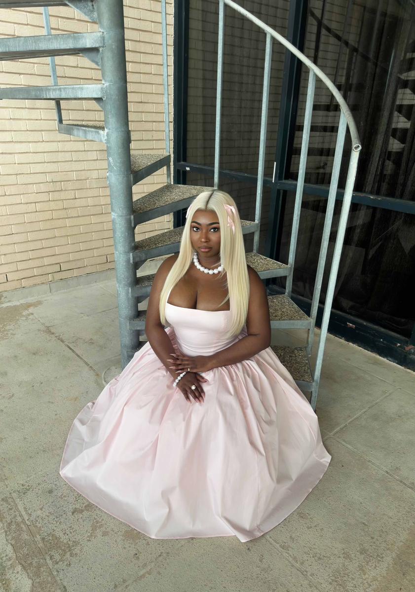 Item: HD 13X6 Lace Front Wig, 24 inches 