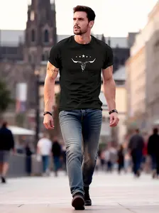 Men's Vintage Western Cowboy T-Shirt with Bull Skull & Stars Print - Soft Blend Fabric, Loose Fit Crew Neck, Western Design for Outdoor, Cowboy Parties & Casual Wear - All-Season Comfort, Ideal Gift for Men, Retro Style Ranch & Western