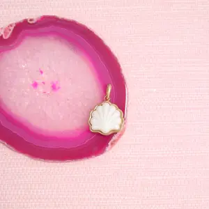 Fountain Shell Charm