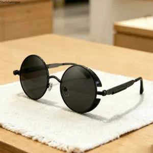 Retro Punk Round Sunglasses for Men & Women, Vintage Gothic Reflective Shades with Side Shield Detail, UV400 Protection for Streetwear & Everyday Wear