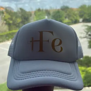 Gorras Más Fe blancas. Gorras Más Fe blancas.