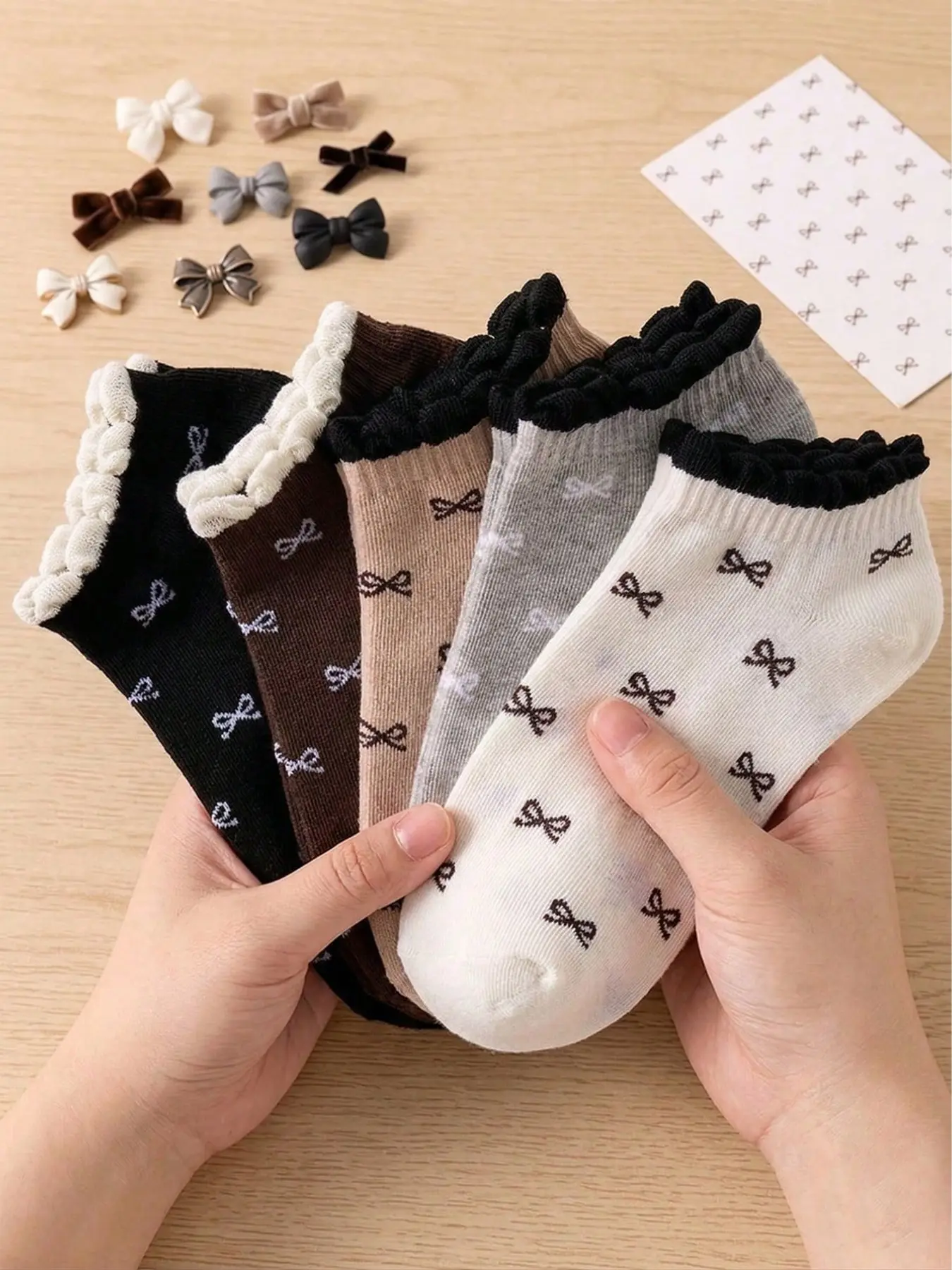 5 Pairs Women's Sweet Bow Pattern Ankle Socks, Vintage Contrast Ruffle Trim Low Cut Socks, Aesthetic Soft Cotton Frilly Socks Pack, Butterfly, Womenswear