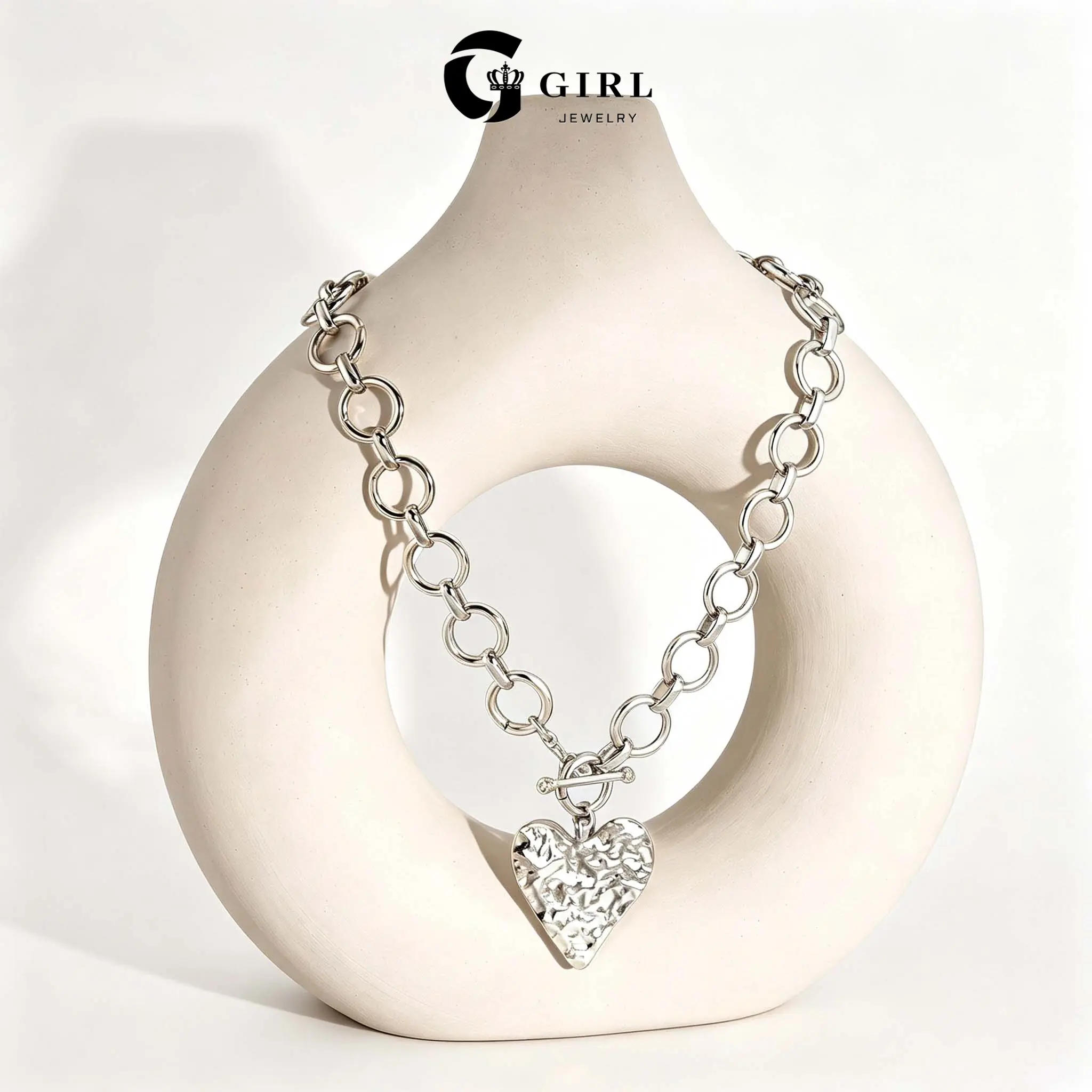 GGIRL Hammered Heart Necklace with OT Clasp: The hammered heart design paired with a chunky OT chain clasp creates a retro, minimalist, and versatile everyday look.