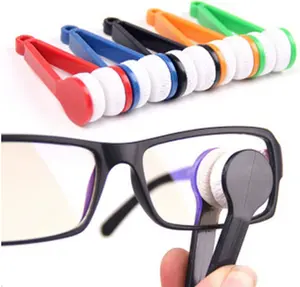 GBSTORE 5Pcs Mini Eyeglasses Cleaner Clip, Microfiber Spectacles Cleaning Brush Soft Glasses Cleaning Tool, Random Color