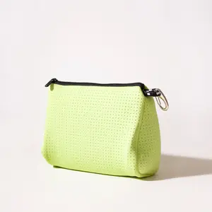 ESSENTIAL POUCH NEON GREEN