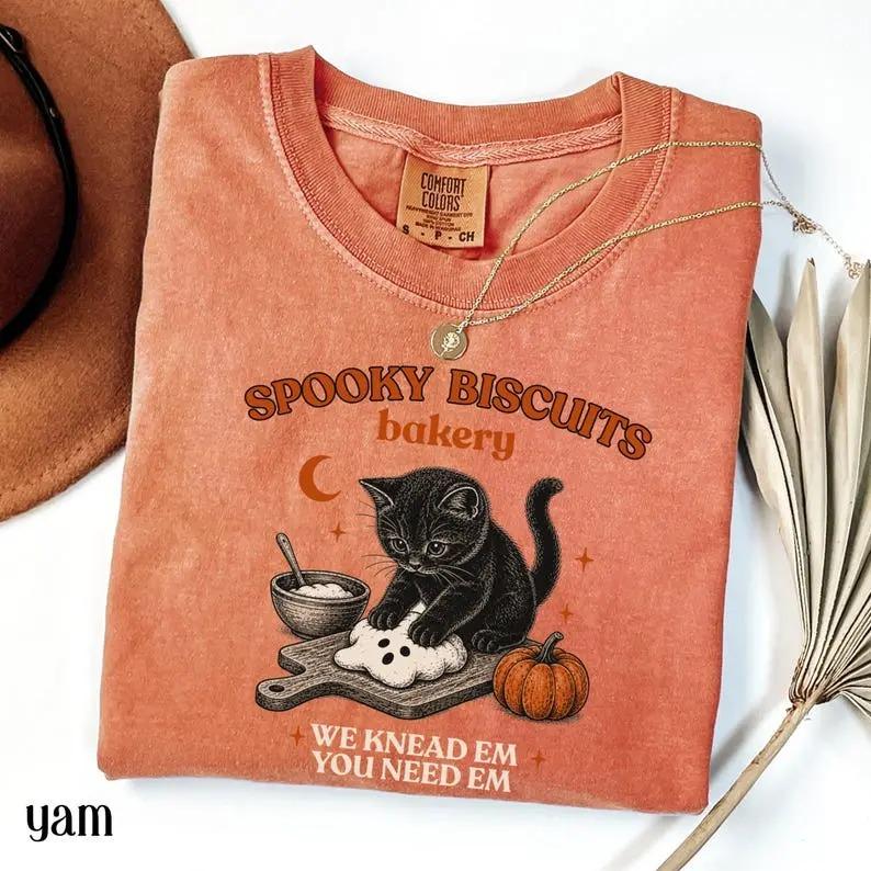 Comfort Colors Kitti Biscuits T-Shirt, Vintage Cat Halloween Design, Cute Spooky Cat Style, Retro Halloween Aesthetic, Cat Lover Shirt, Trendy Casual Look, Halloween Gift for Her,sohochic