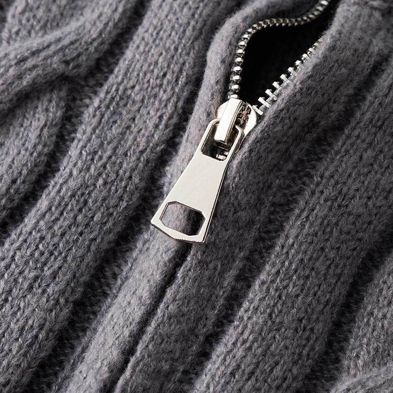 Men's Turtleneck Zip-Up Knit Sweater with Adjustable Neckline, Classic Cable Knit Pattern, Minimalist and Versatile, Perfect for Staying Warm and Stylish This Fall and Winter