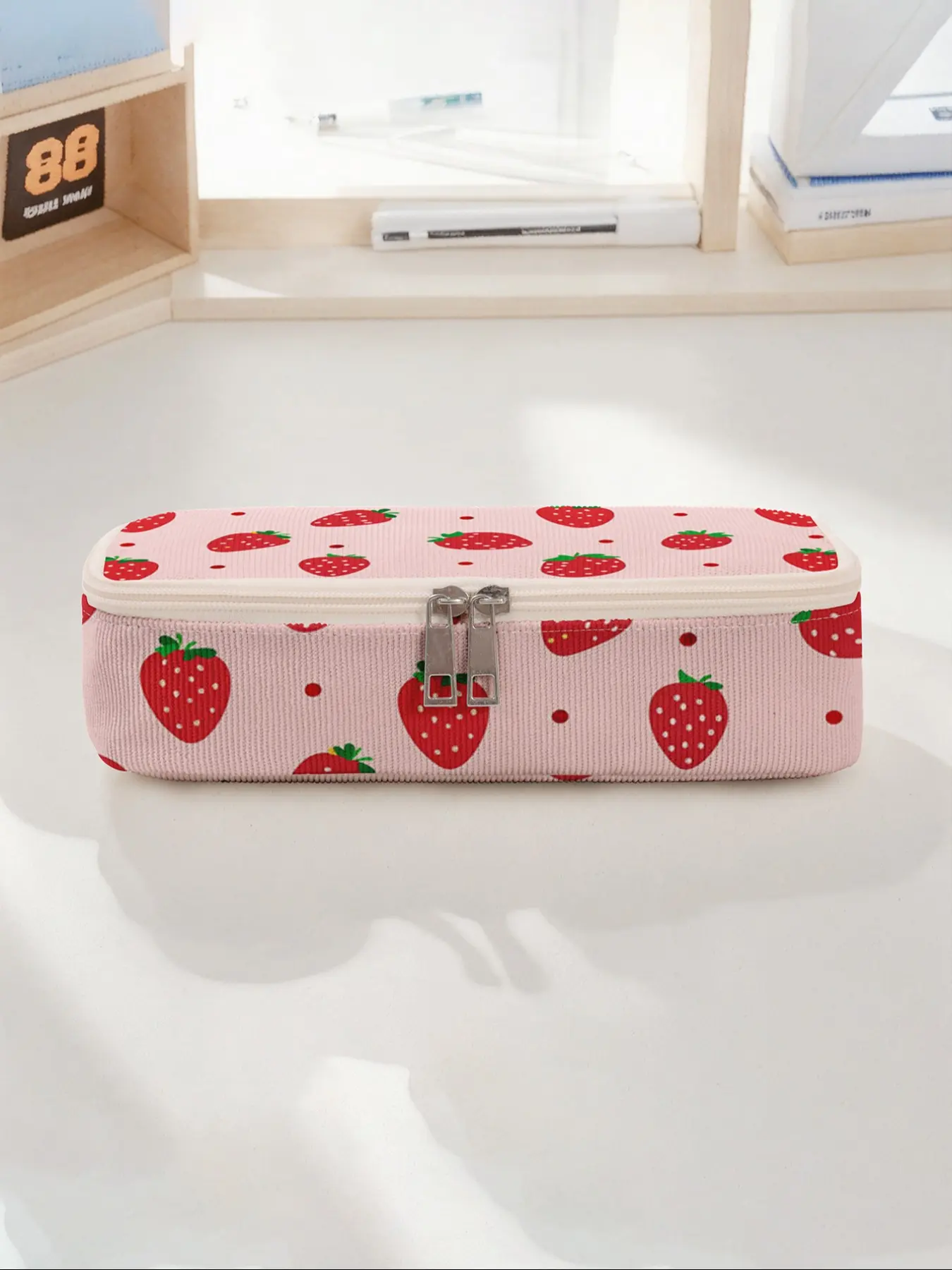 Strawberry Pattern Large Capacity Pencil Case, Pencil Holder, Durable Multi-Functional Storage Bag, Portable Zipper Organizer for School Office Stationery Supplies
