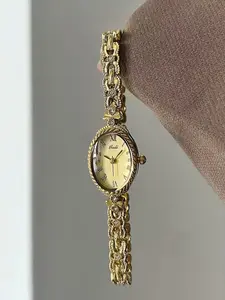 Vintage Bracelet Watch, Elegant Quartz Women's Watch, Waterproof Analog Dial, Alloy Case, Perfect Gift for Special Occasions