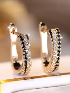 A Pair of Elegant Black And White Synthetic Zirconia Earrings Suitable for Wearing During Christmas High Quality Earrings