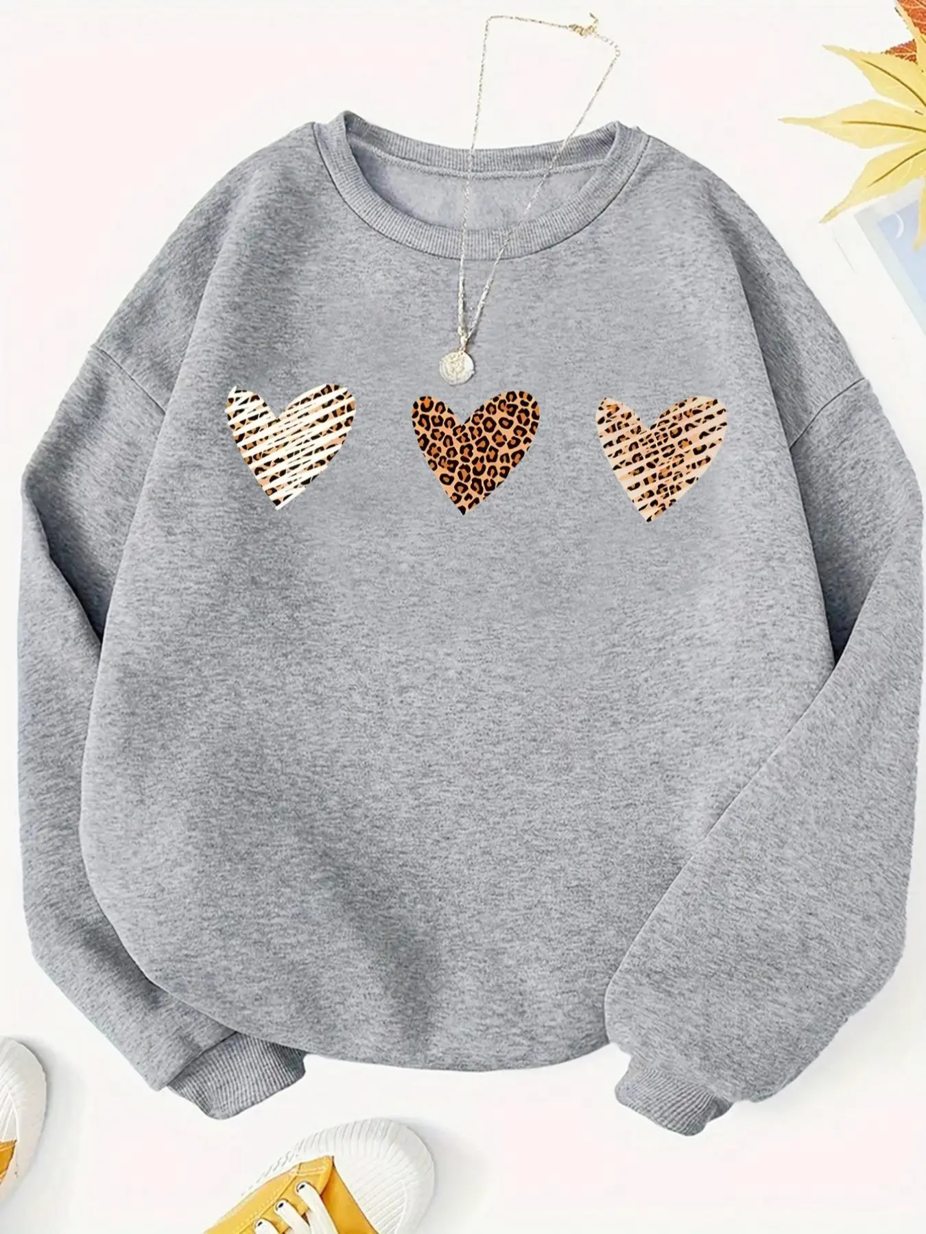 Women's Heart Print Fitted Crew Neck Sweatshirt Fabric 1 Piece, Casual Long Sleeve Pullover for Fall & Winter, Women's Clothes for Everyday Wear