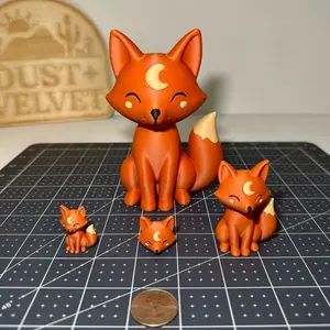 Crescent Fox – Cute 3D Printed Collectible | Multiple Colors & Sizes
