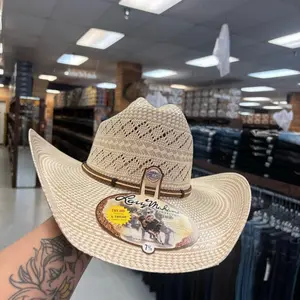 Straw hat Larry Mahan