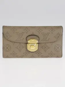 Pre-owned Louis Vuitton leather Small Leather Goods Taupe Monogram Mahina Amelia Wallet Z 740