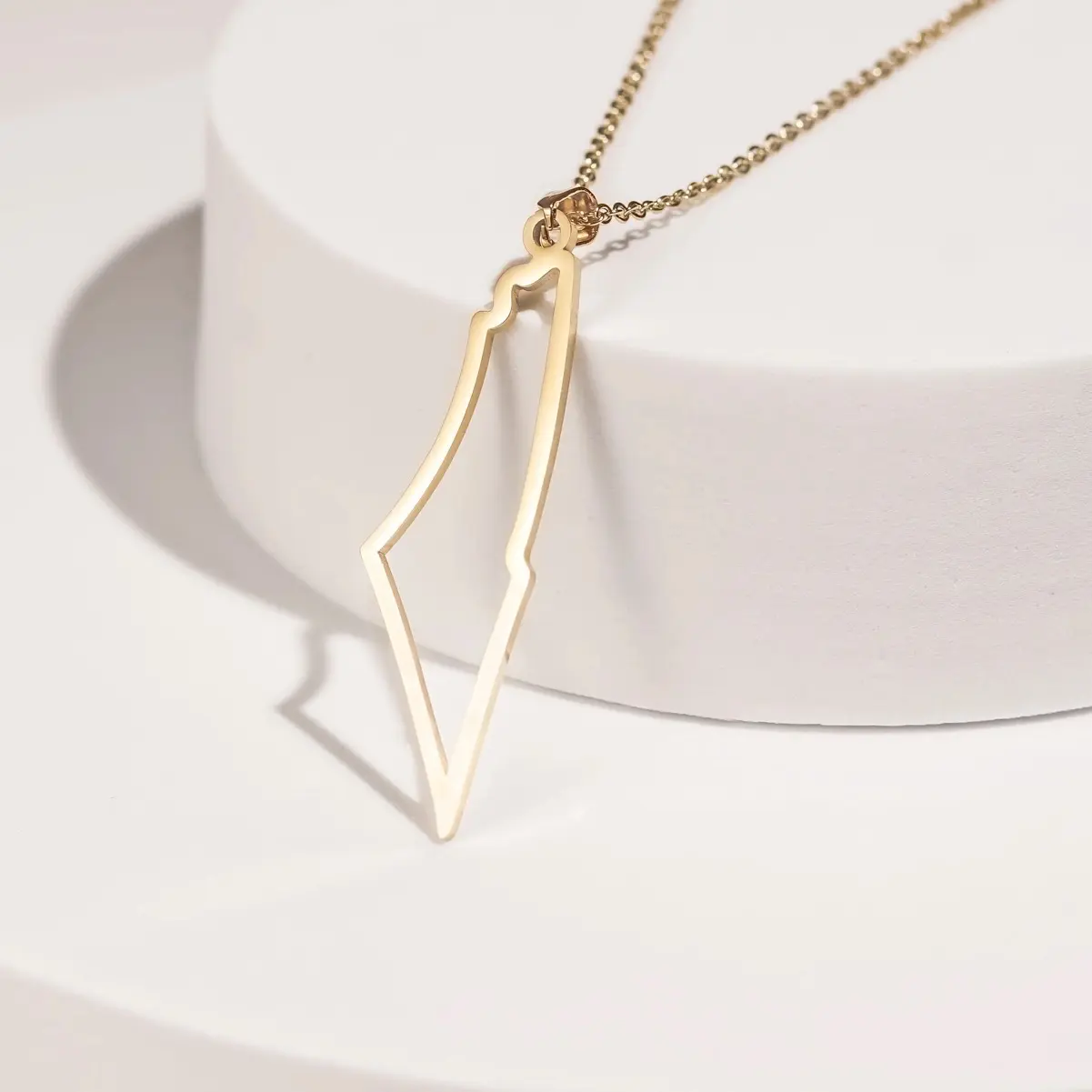 Gold Plated 18k Palestine Map Necklace - Elegant Design with Unique Map Illustrations
