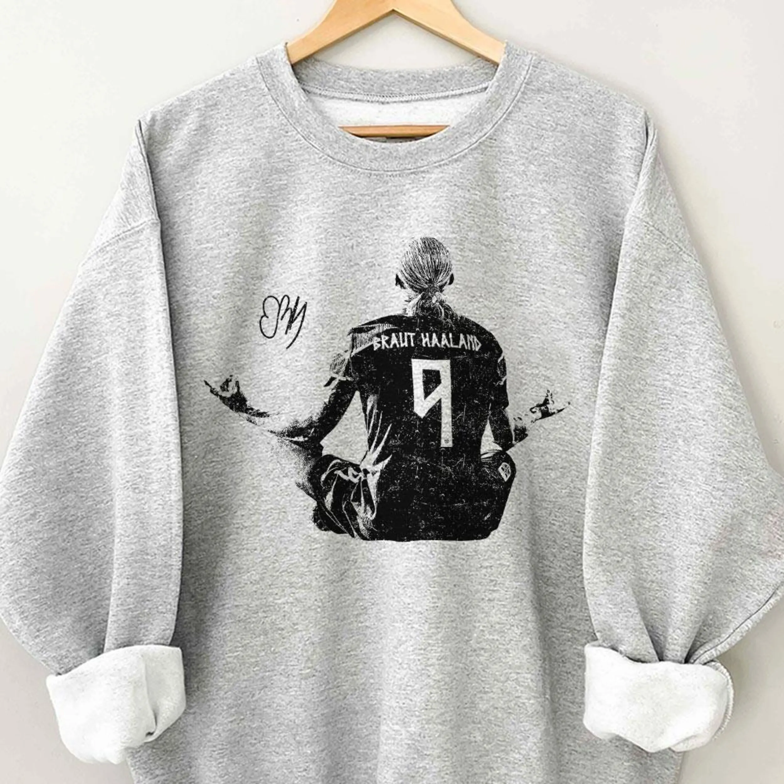 Erling Norway Soccer Y2k Graphic Sweatshirt, Viking Soccer Game Day Pullover Hoodie For Men & Women