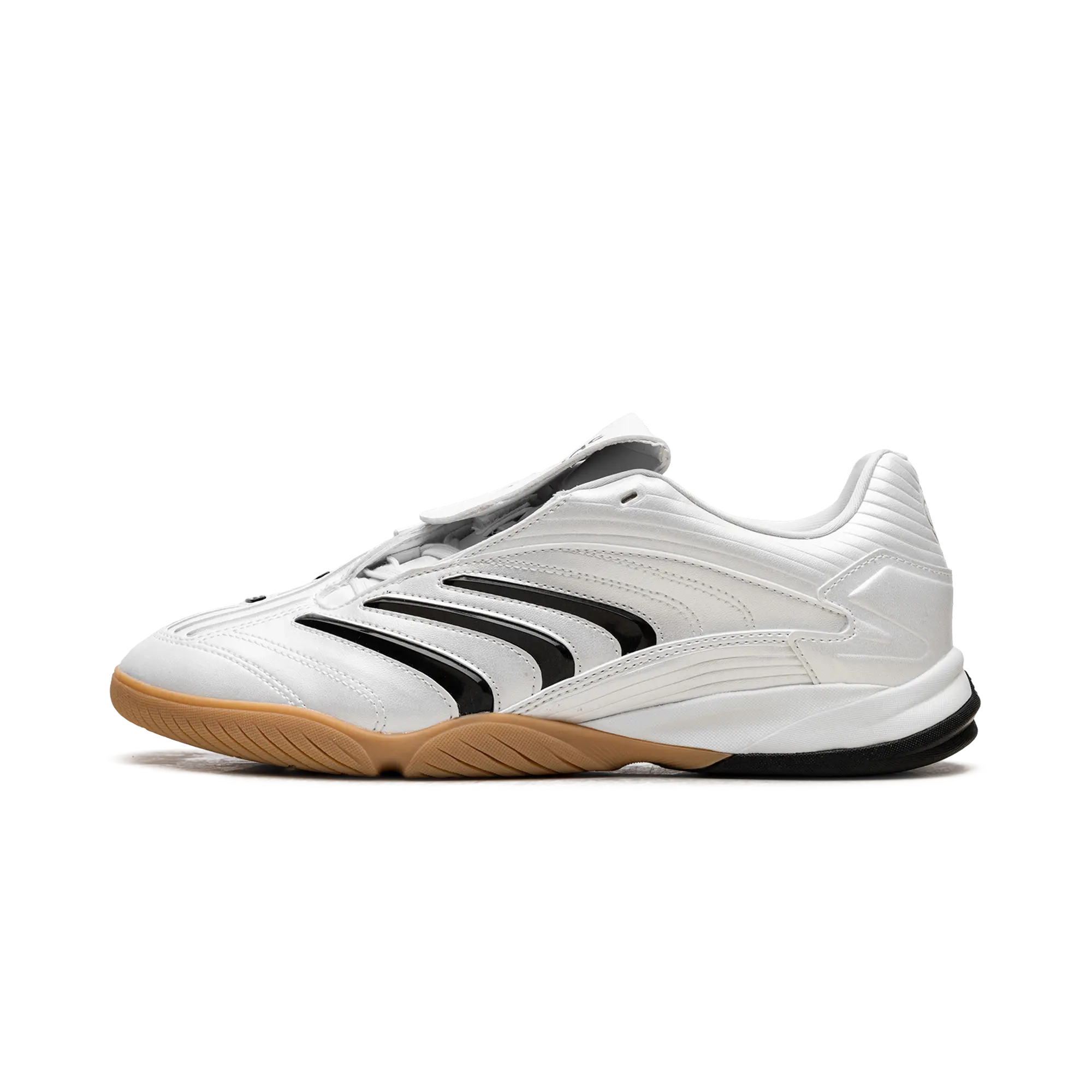 Predator Sala "Zero Metallic Black Gum" JQ3915