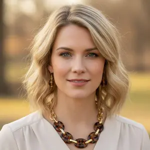 She Owns It – Tortoise Link Necklace Set