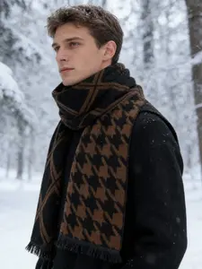 1 piece of men's wool checkered scarf, thick and warm in winter, suitable for outdoor activities and daily wear. It can also be given as a Christmas gift, Halloween gift, Thanksgiving gift to a father or husband