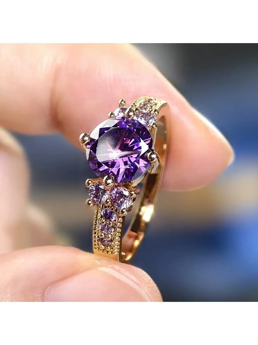 Women's Four-Prong Round Ring – Elegant Fashion Ring for Daily Wear & Party Jewelry