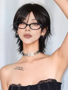 Women's Short Bob Wig With Bangs, Soft Synthetic Fiber, Natural Look, Daily Wear & Cosplay Use, Small Face Effect Design, Synthetic Hair, Pixie Cut Wig