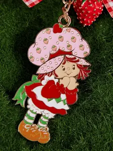 3D Strawberry Shortcake Zinc Alloy Strawberry Charm Keychain with Plaid Bowknot, Cute Fashion Costume Jewelry Bag Accessory, Keychain for Bags, Christmas Gift Option, Strawberry Charm Keychains